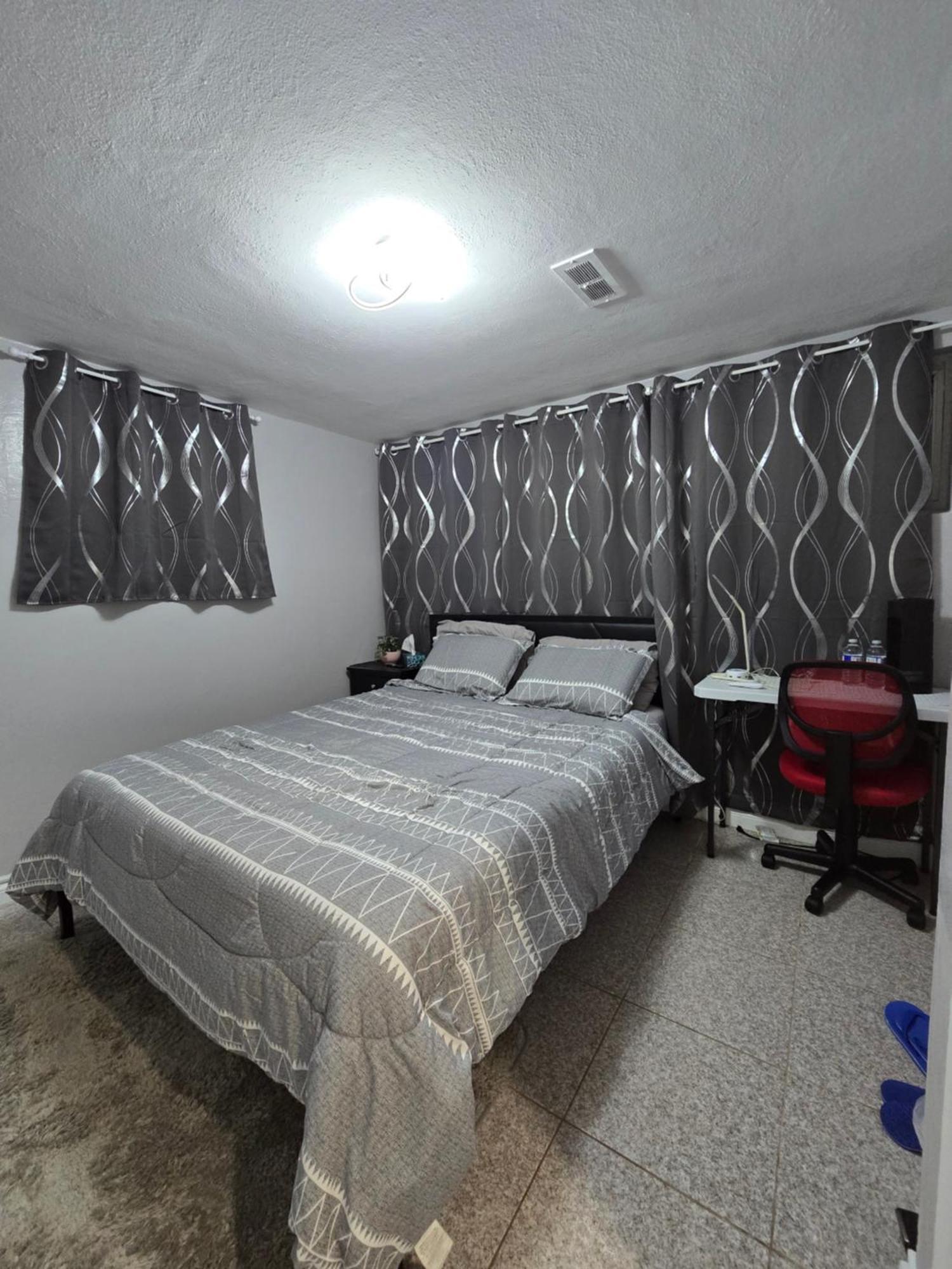 Falstaff Home โตรอนโต ภายนอก รูปภาพ